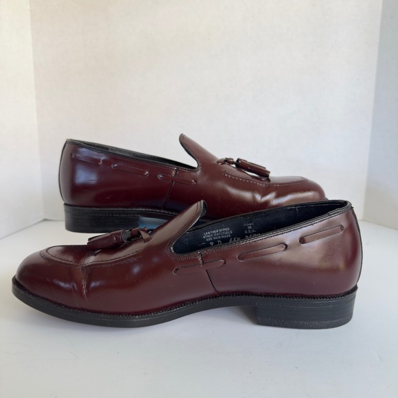 Florsheim Other - Men's Vintage Dark Red Burgundy Tassel Loafers 9D Florsheim?